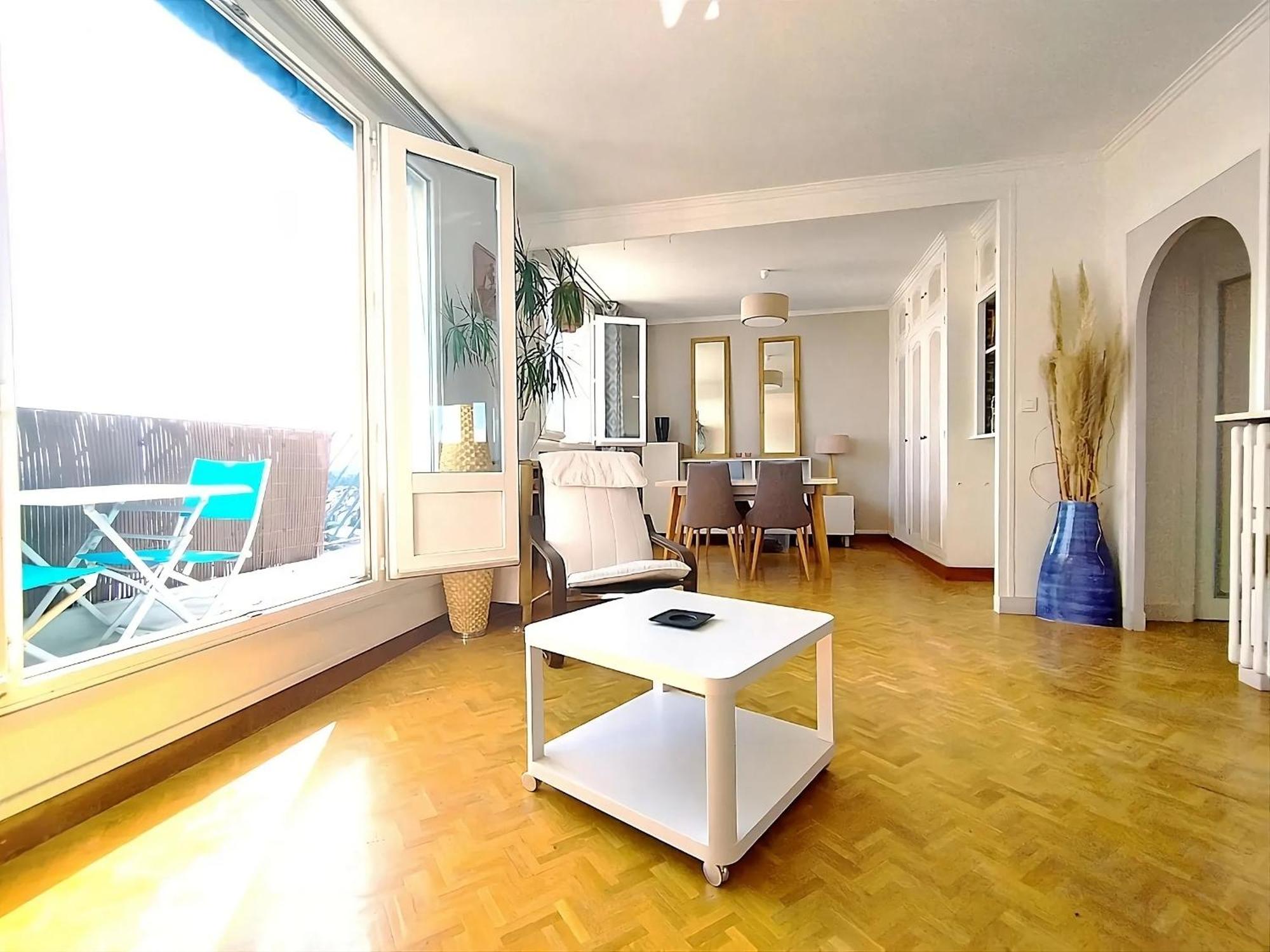 Charmant Appartement Lumineux - Dernier Etage Avec Balcon - Proche Centre-Ville Nantes Exterior photo